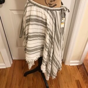 👗MAX STUDIO London Feathered Skirt